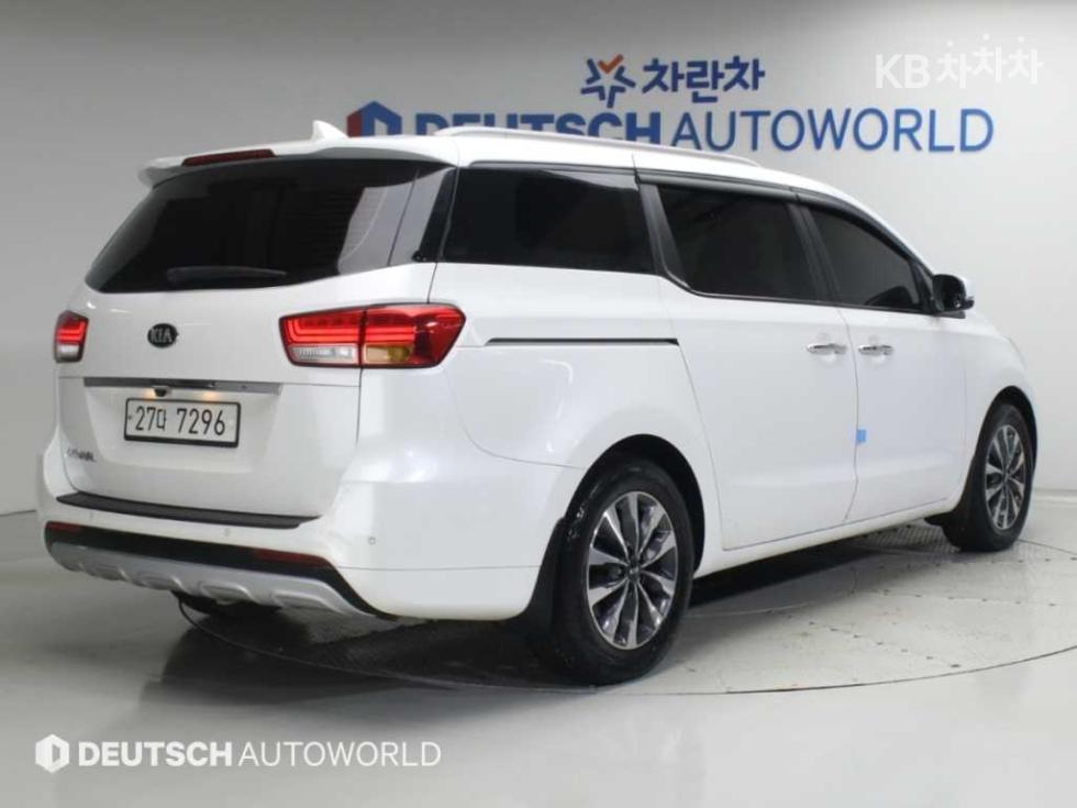 Kia Carnival — miniaturë 2