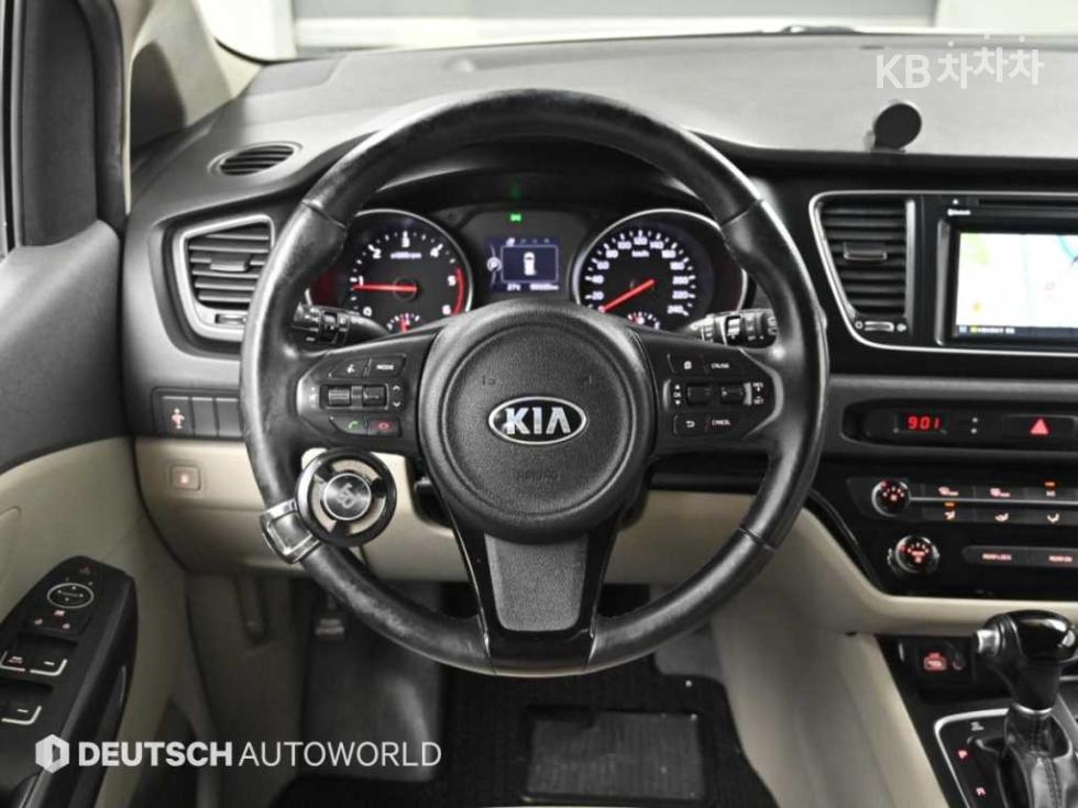 Kia Carnival — miniaturë 13