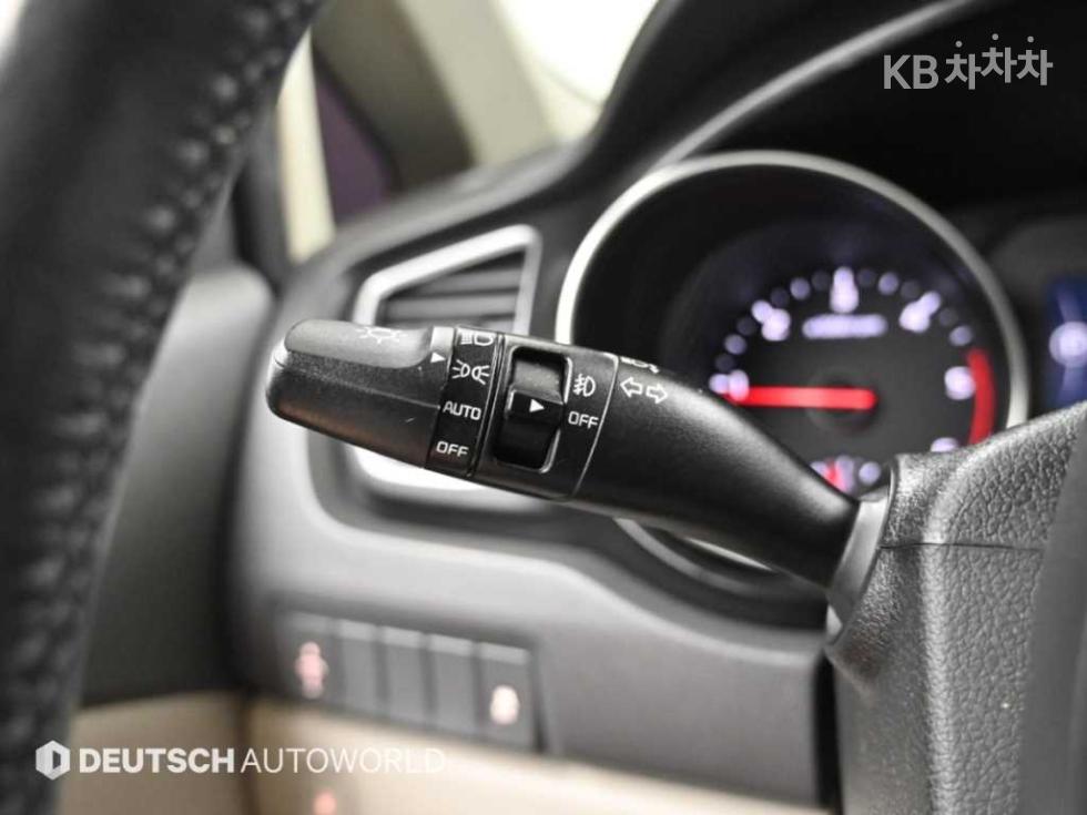 Kia Carnival — miniaturë 17