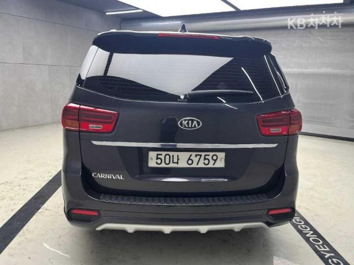Kia Carnival — miniaturë 3