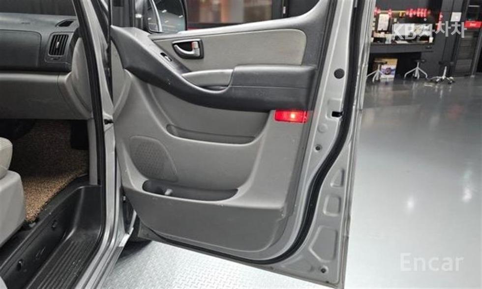 Hyundai Starex — miniaturë 10