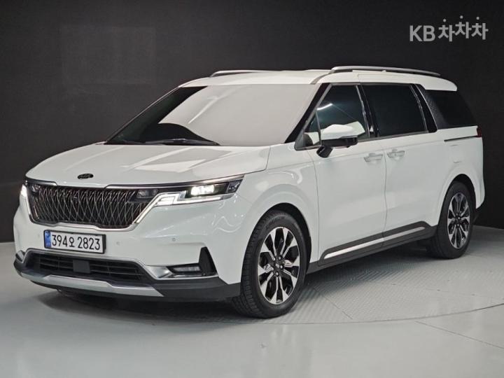 Kia Carnival Diesel 7-Seater Noblesse — foto 1