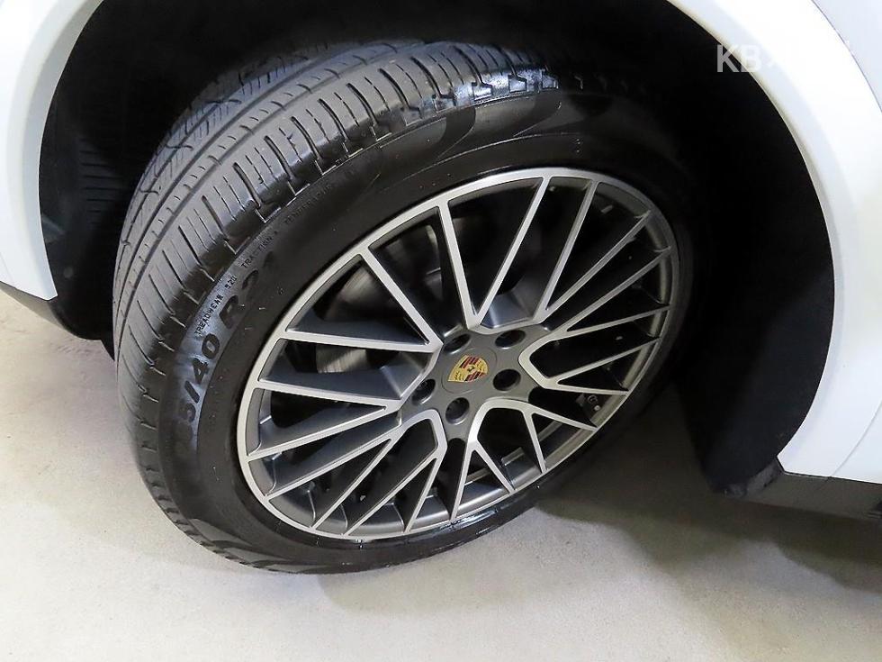 Porsche Cayenne — miniaturë 20