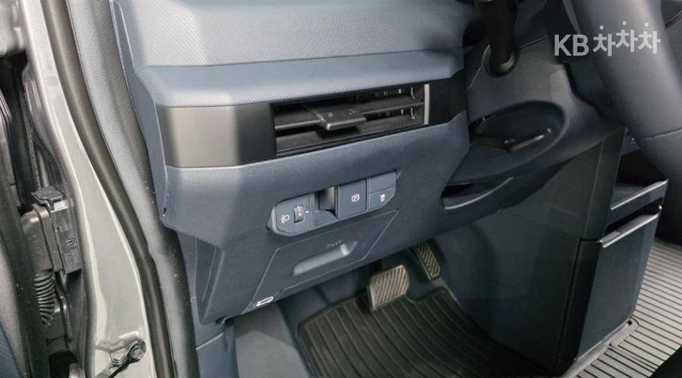 Kia PV5 — miniaturë 10