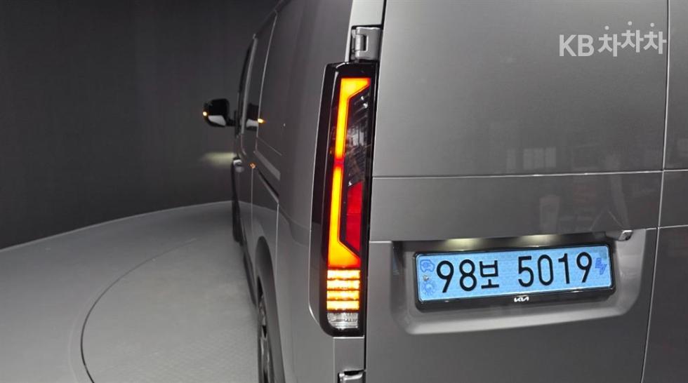 Kia PV5 — miniaturë 15