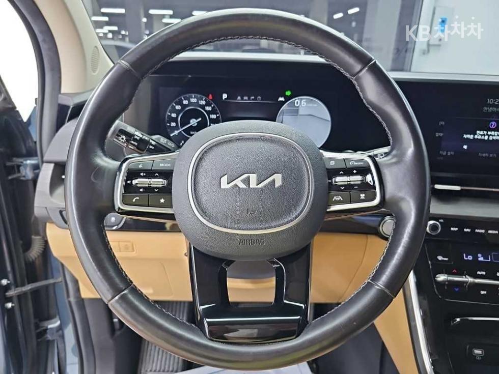 Kia Carnival — miniaturë 9