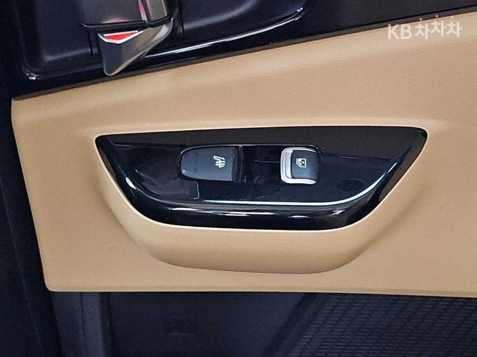Kia Carnival — miniaturë 14