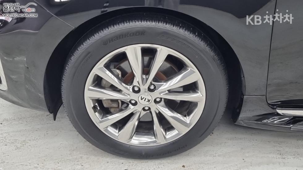 Kia Carnival — miniaturë 6