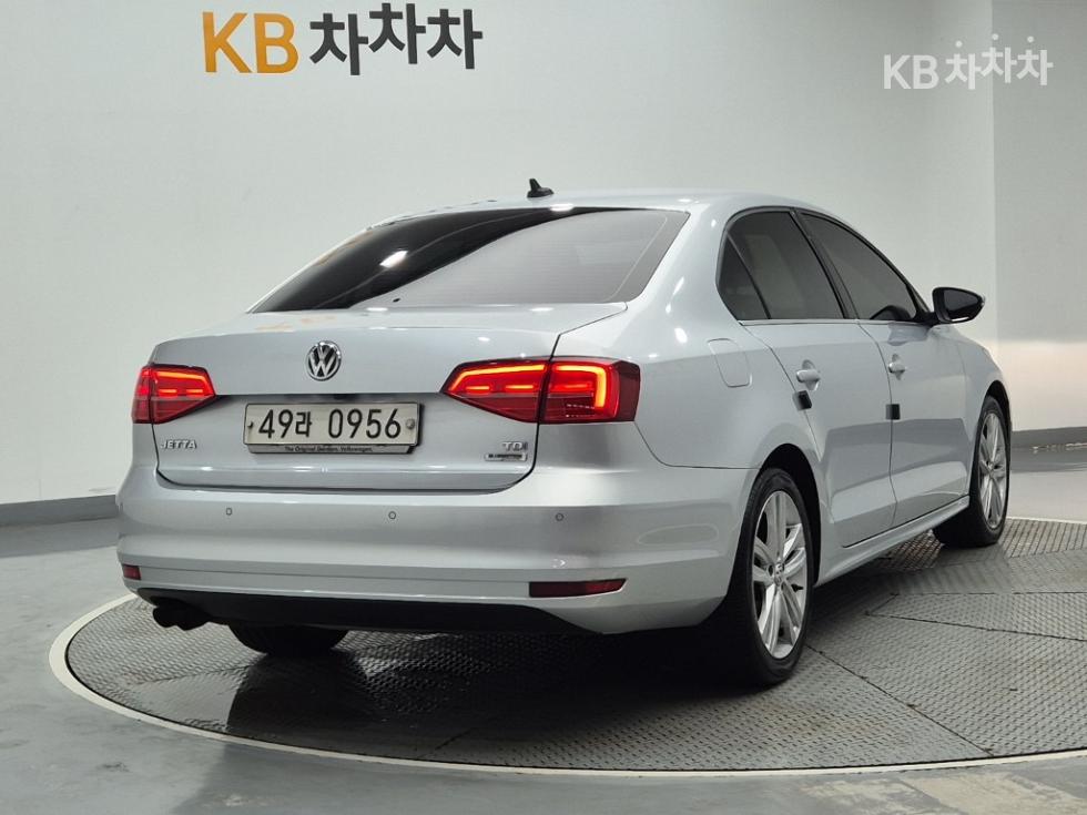 Volkswagen Jetta — miniaturë 3