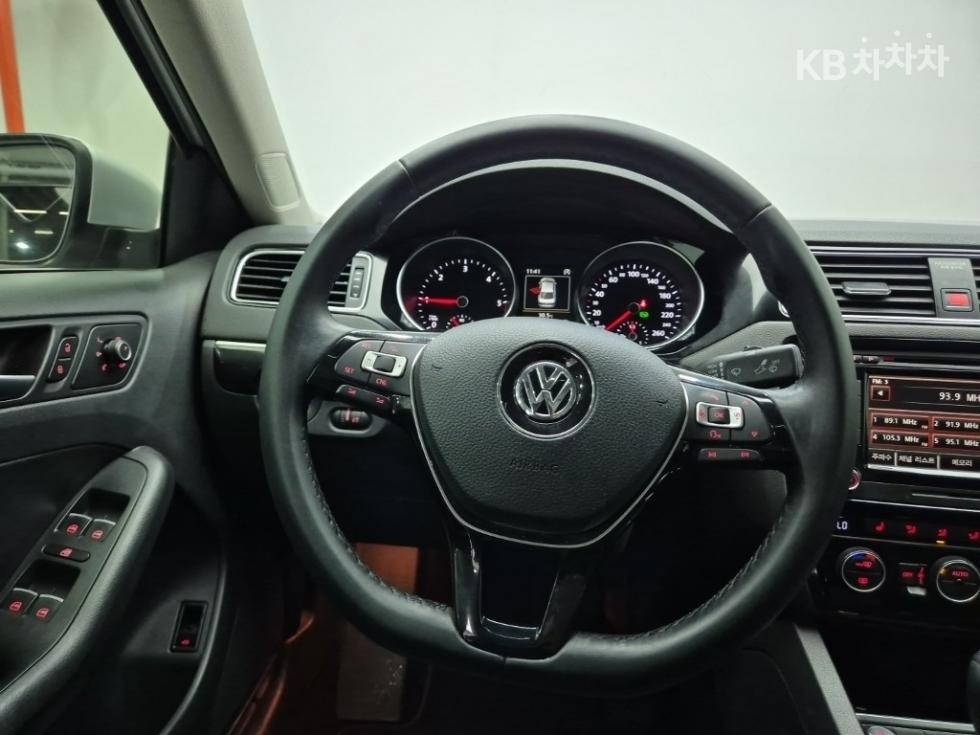 Volkswagen Jetta — miniaturë 9