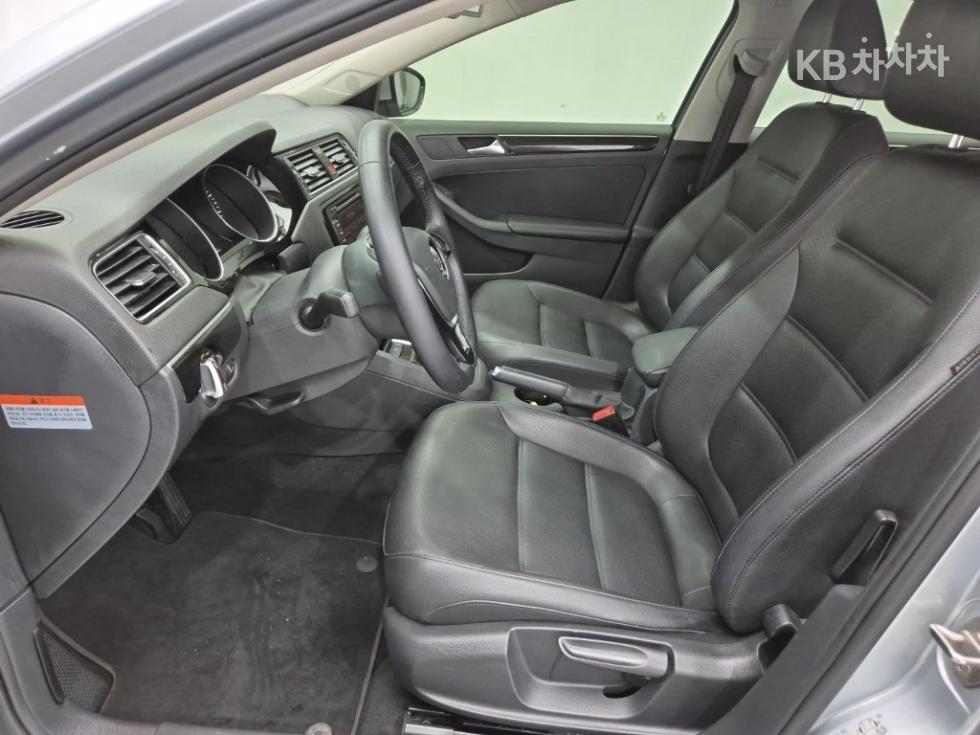 Volkswagen Jetta — miniaturë 11