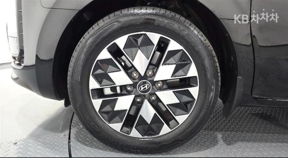 Hyundai Staria — miniaturë 5