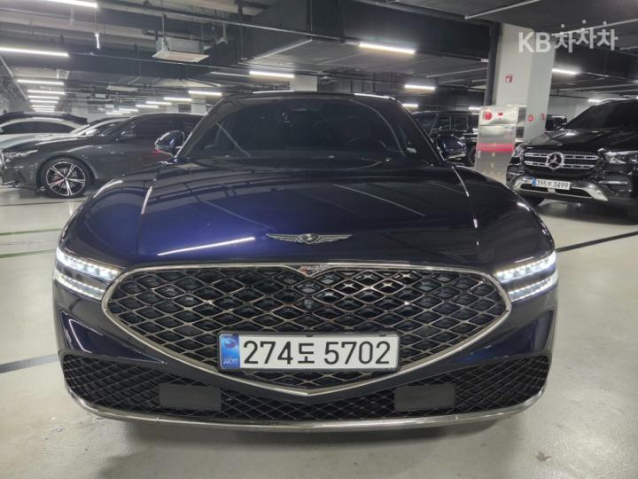 Genesis G90 Gasoline 3.5 Turbo AWD — foto 1