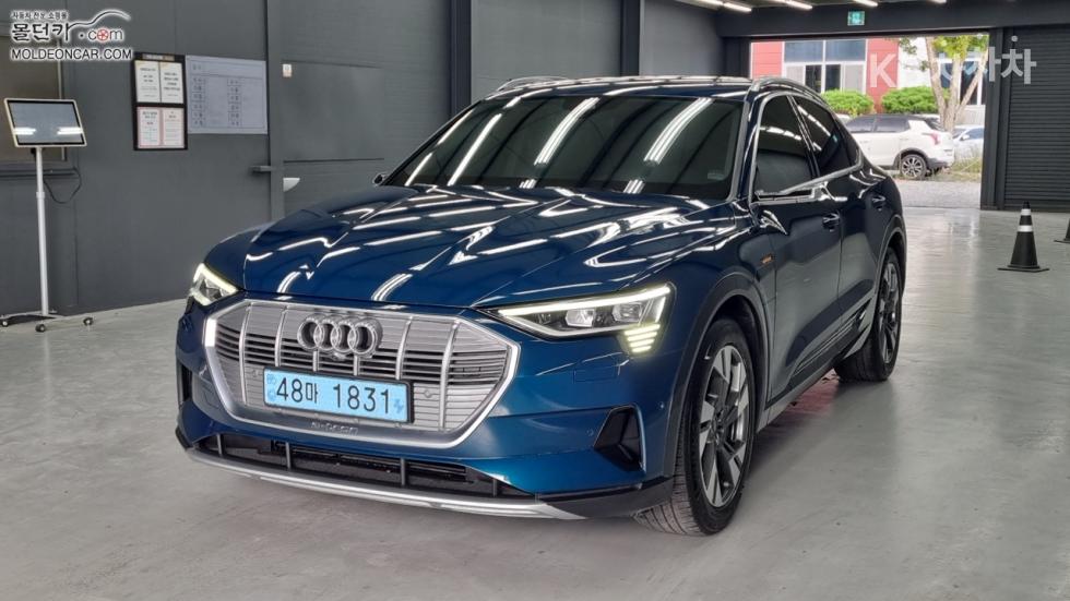아우디 e-트론 2021년식 아우디 e-tron 50 Quattro Sportback 기본형