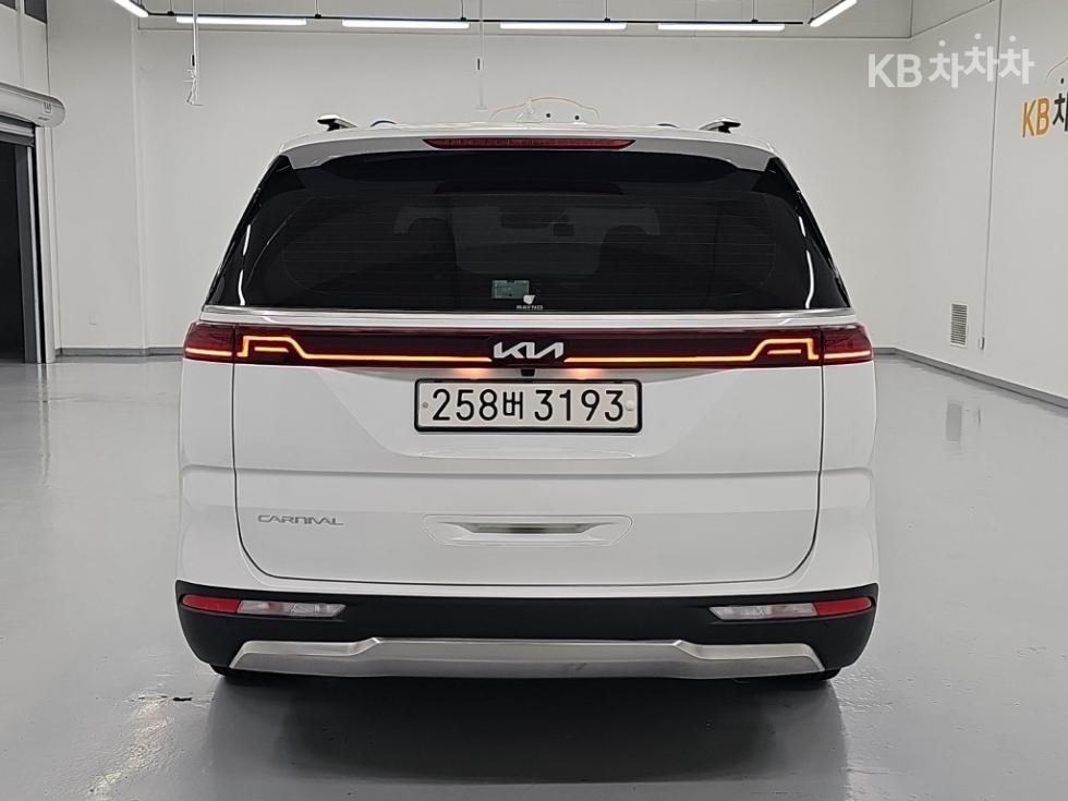 Kia Carnival — miniaturë 3