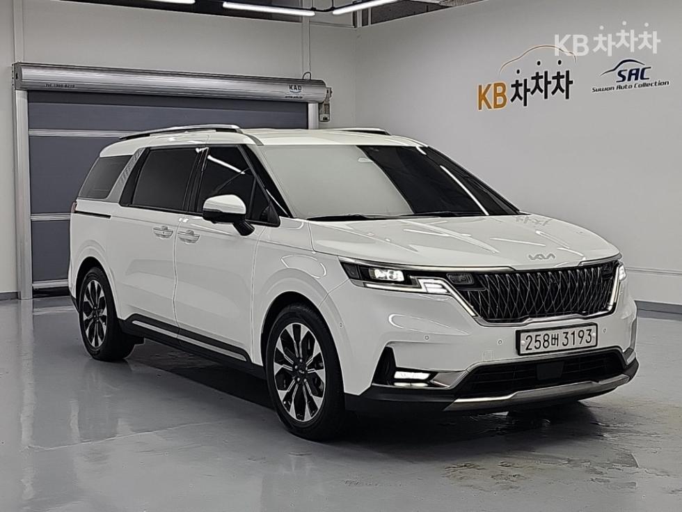 Kia Carnival — miniaturë 4