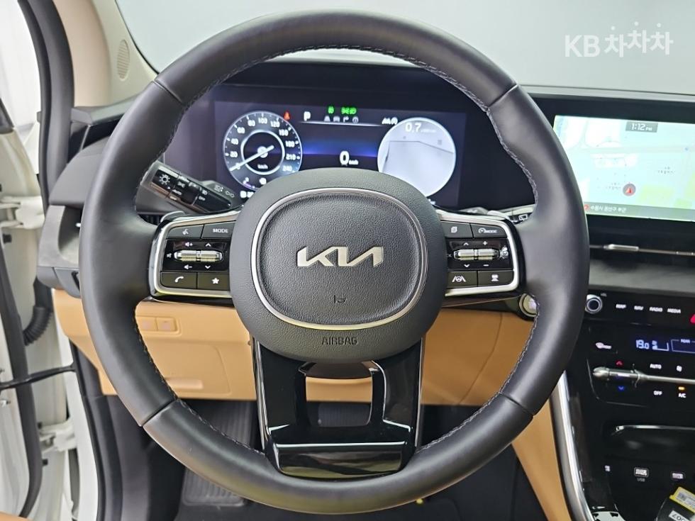 Kia Carnival — miniaturë 9