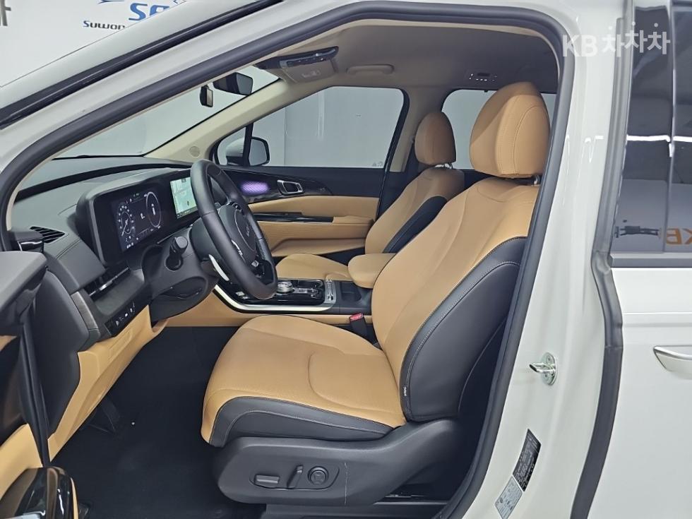 Kia Carnival — miniaturë 11