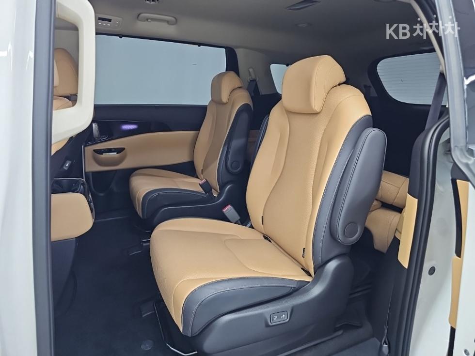 Kia Carnival — miniaturë 12