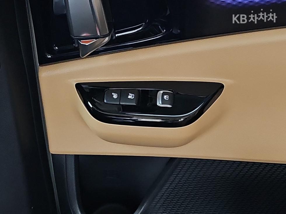 Kia Carnival — miniaturë 14