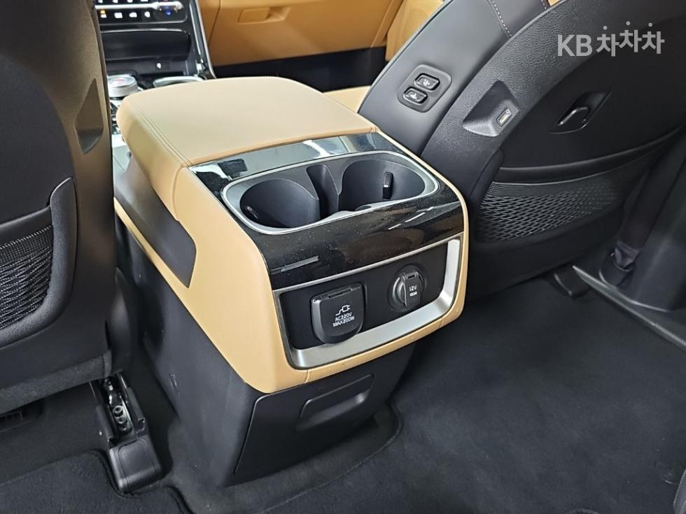 Kia Carnival — miniaturë 15