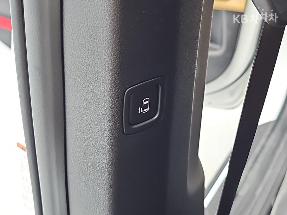 Kia Carnival — miniaturë 16