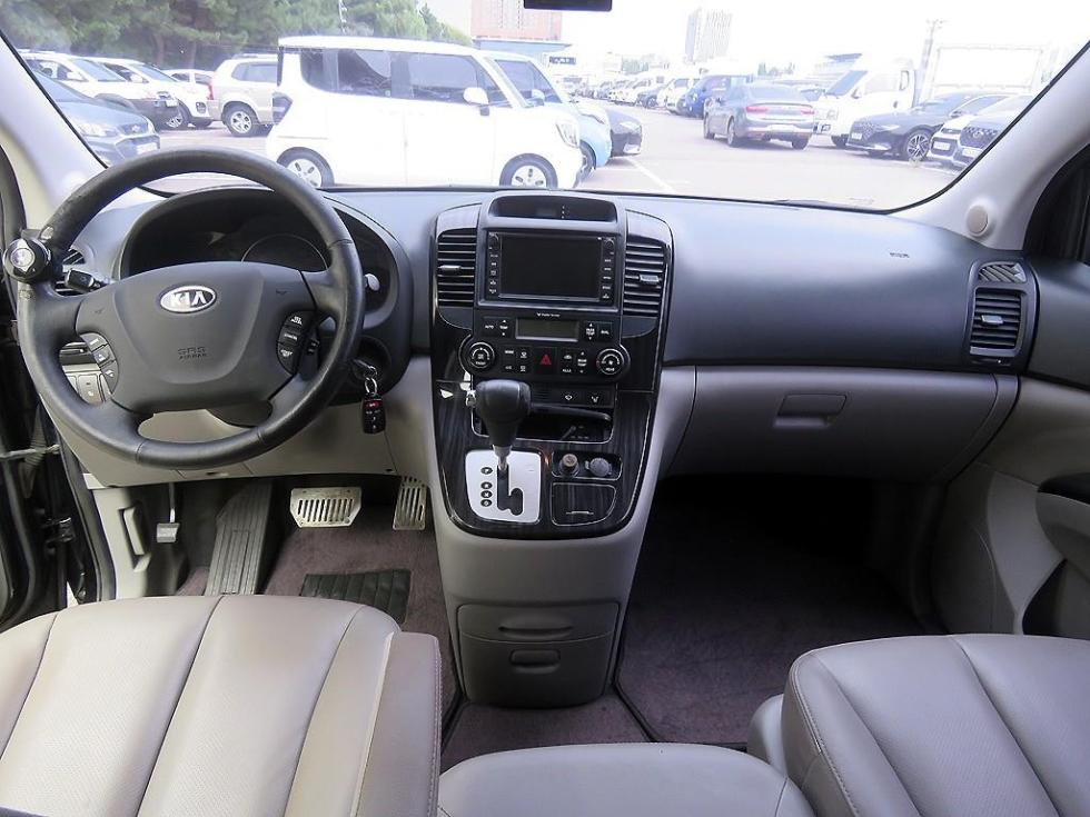 Kia Carnival — miniaturë 8