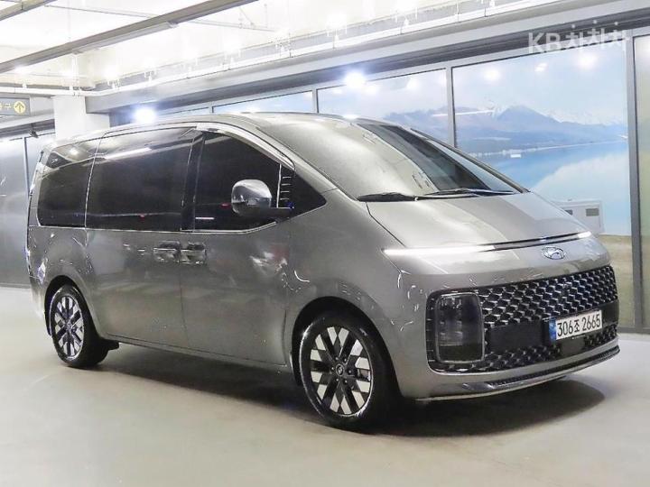 Hyundai Staria 4WD Lounge 9-Seater Inspiration — foto 1