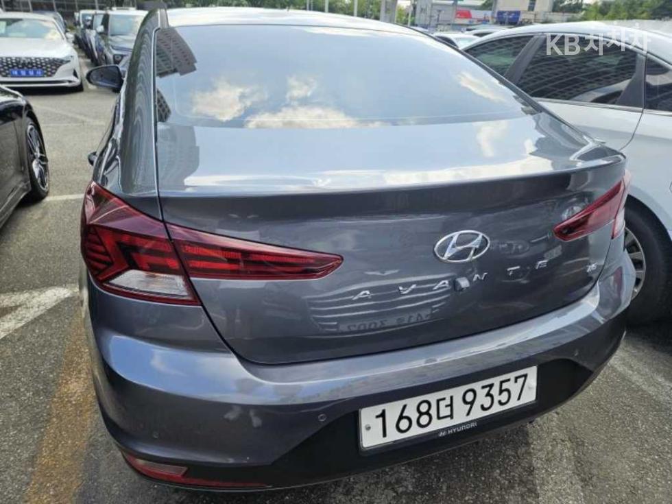 Hyundai Avante — miniaturë 3