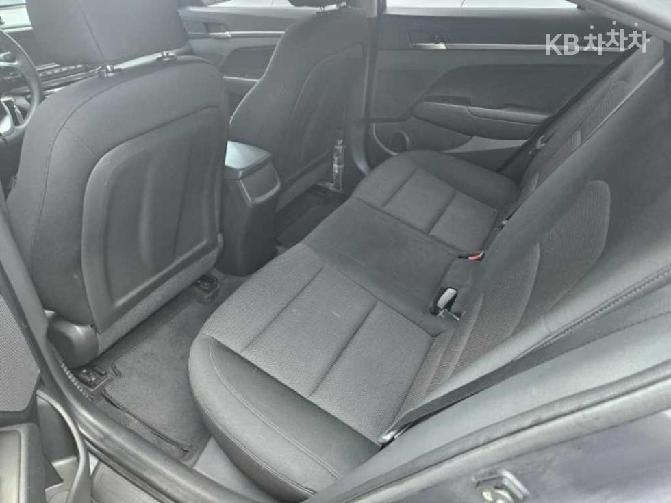 Hyundai Avante — miniaturë 8