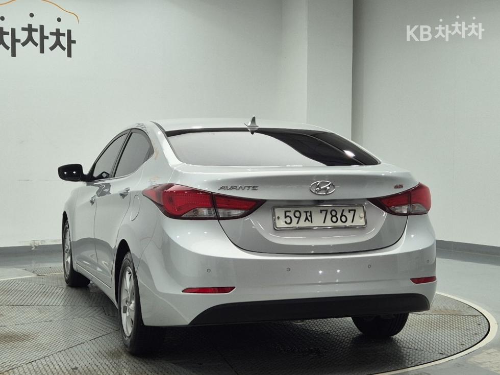 Hyundai Avante — miniaturë 2