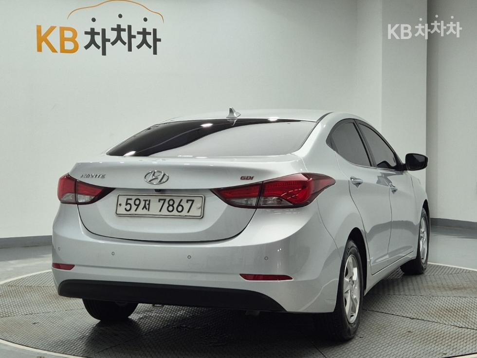 Hyundai Avante — miniaturë 3