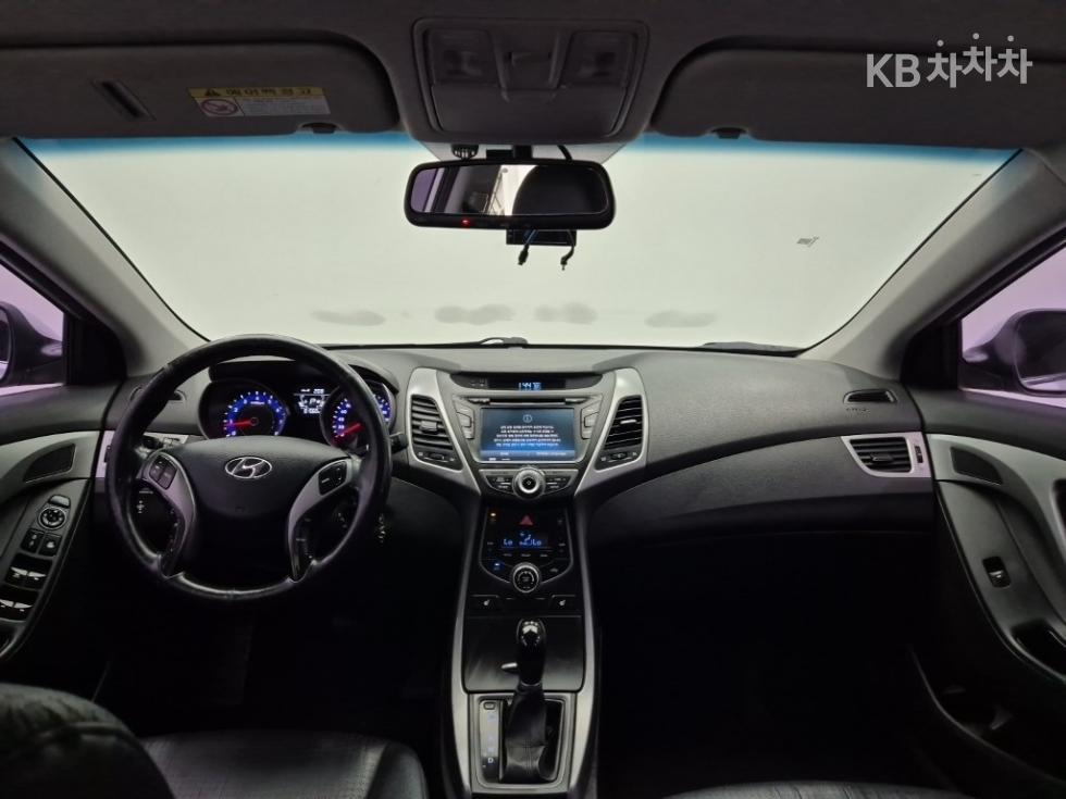Hyundai Avante — miniaturë 7