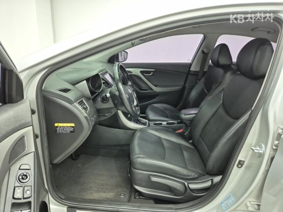 Hyundai Avante — miniaturë 11