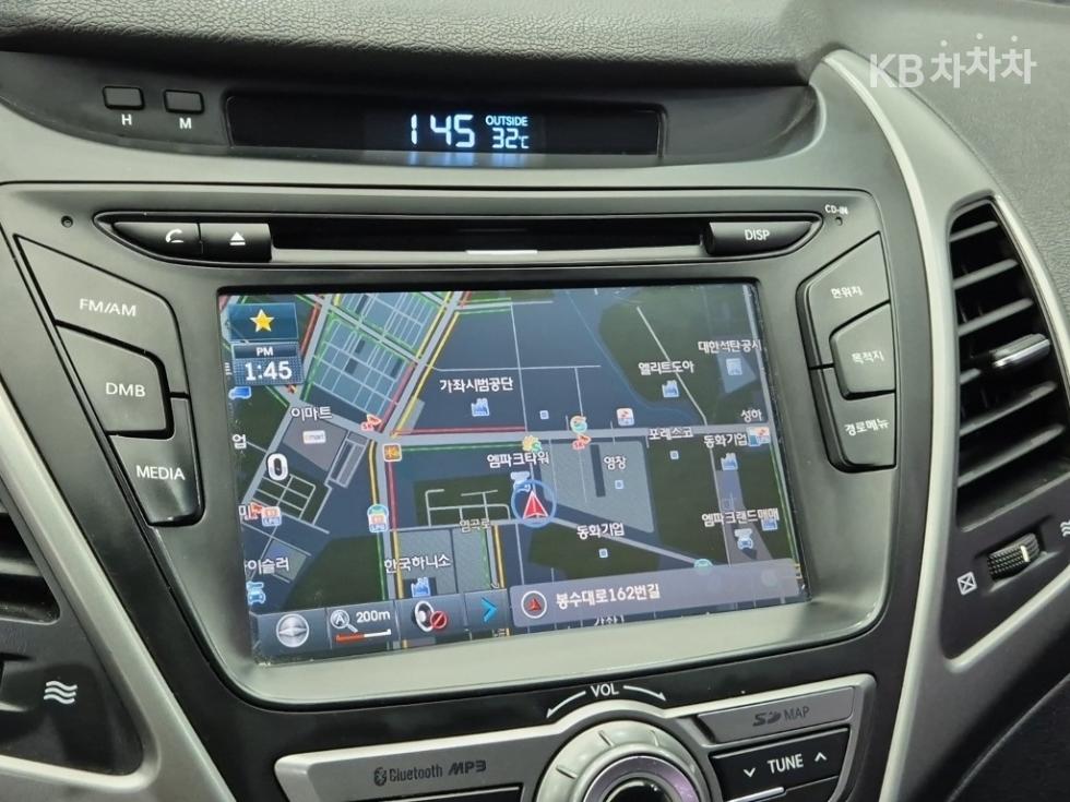 Hyundai Avante — miniaturë 13