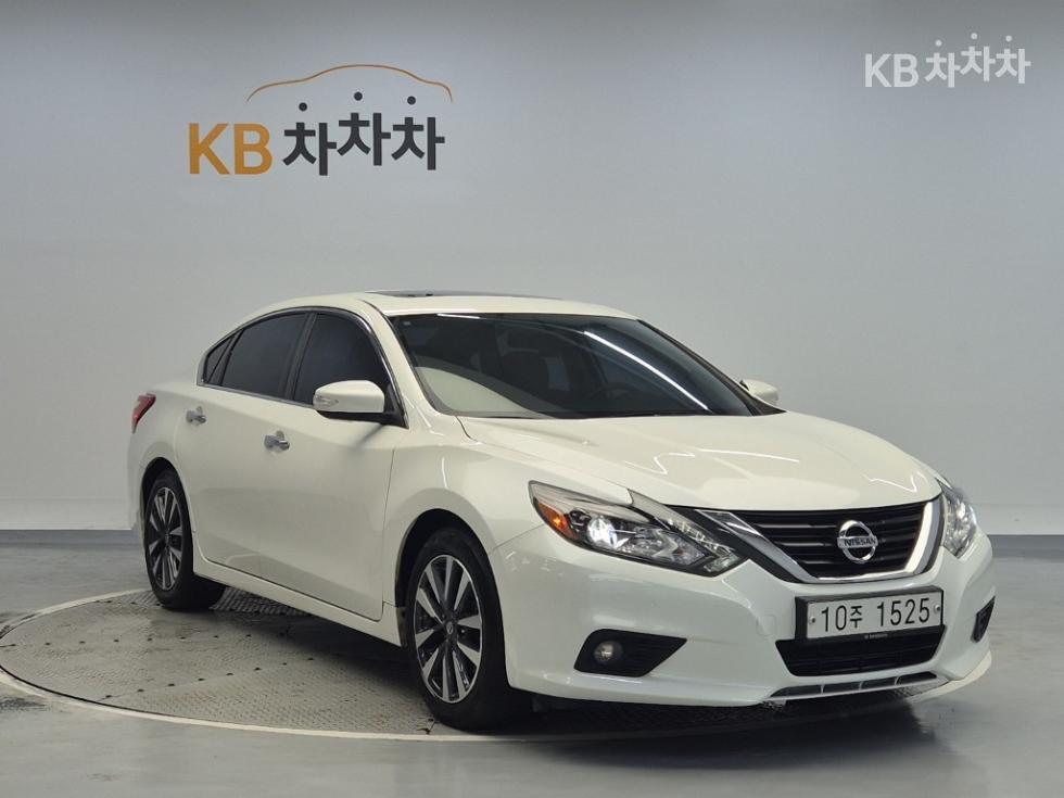 Nissan Altima — miniaturë 4