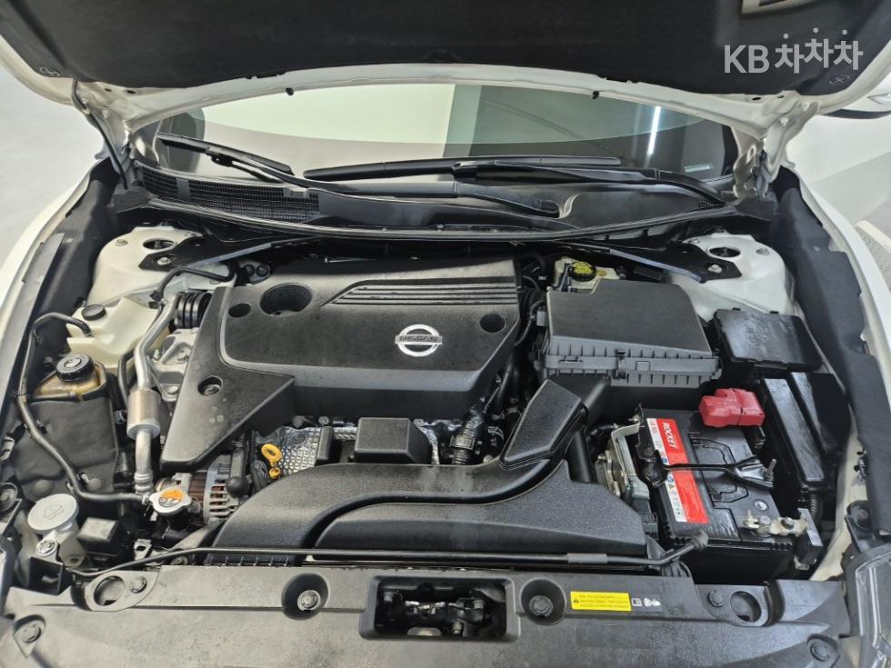 Nissan Altima — miniaturë 5