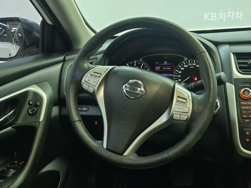 Nissan Altima — miniaturë 9