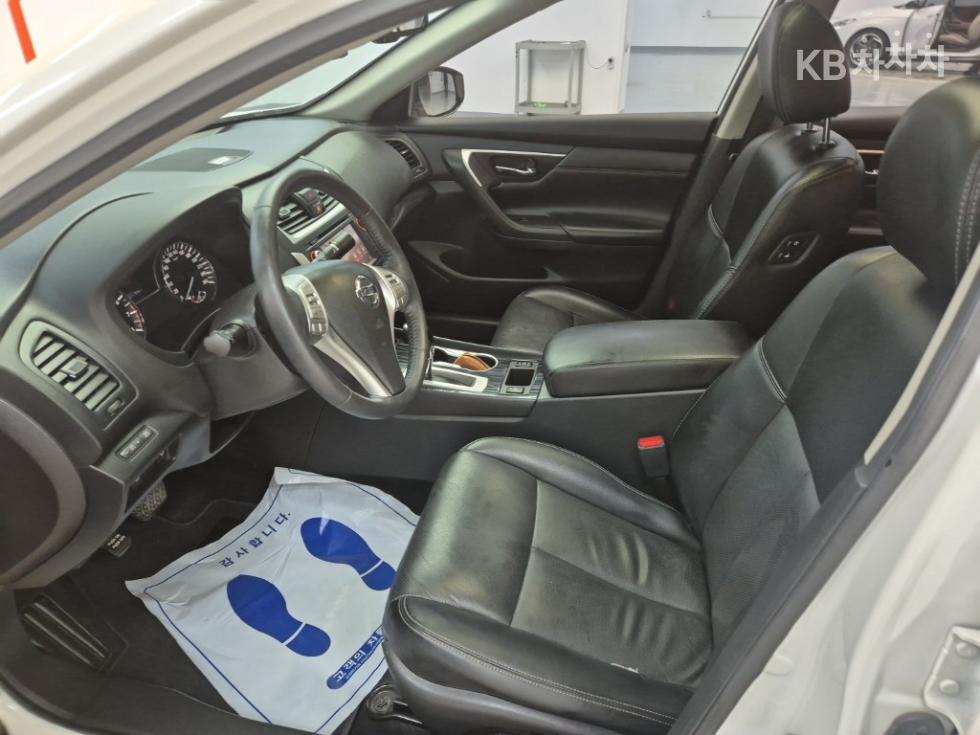 Nissan Altima — miniaturë 11