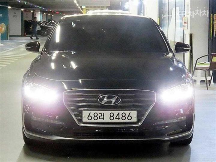 Hyundai Grandeur Premium — foto 1