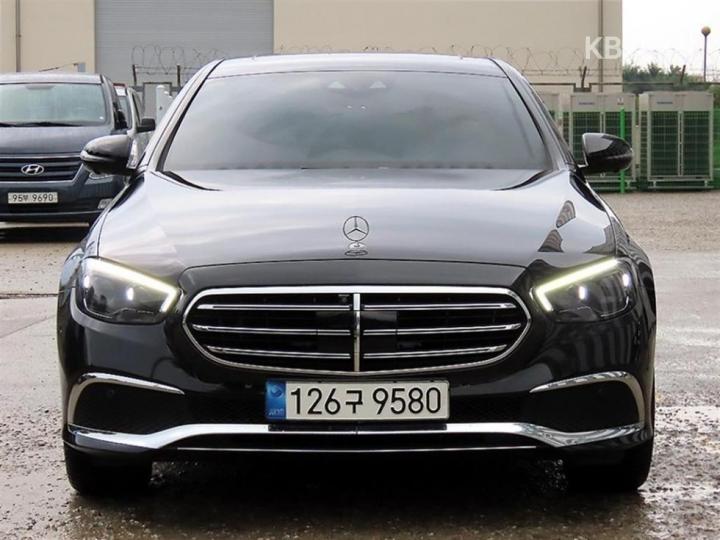 Mercedes-Benz E-klasse E250 Exclusive — foto 1