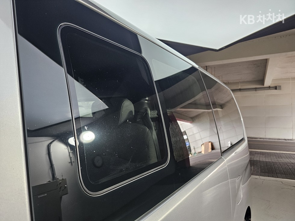 Hyundai Starex — miniaturë 18