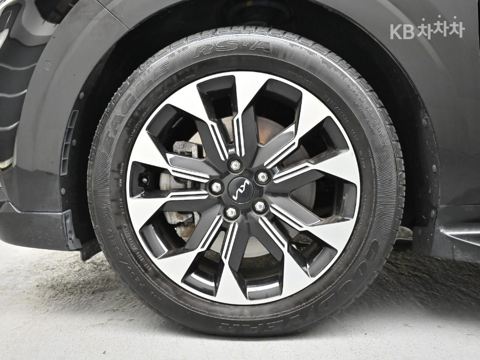 Kia Carnival — miniaturë 5