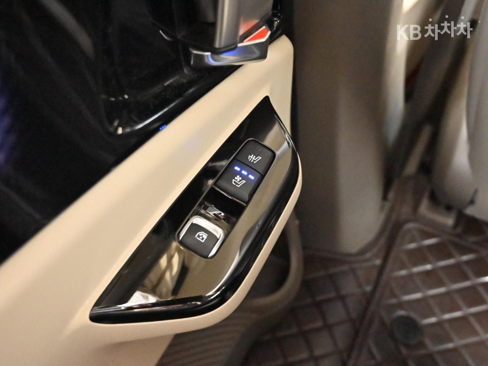 Kia Carnival — miniaturë 6
