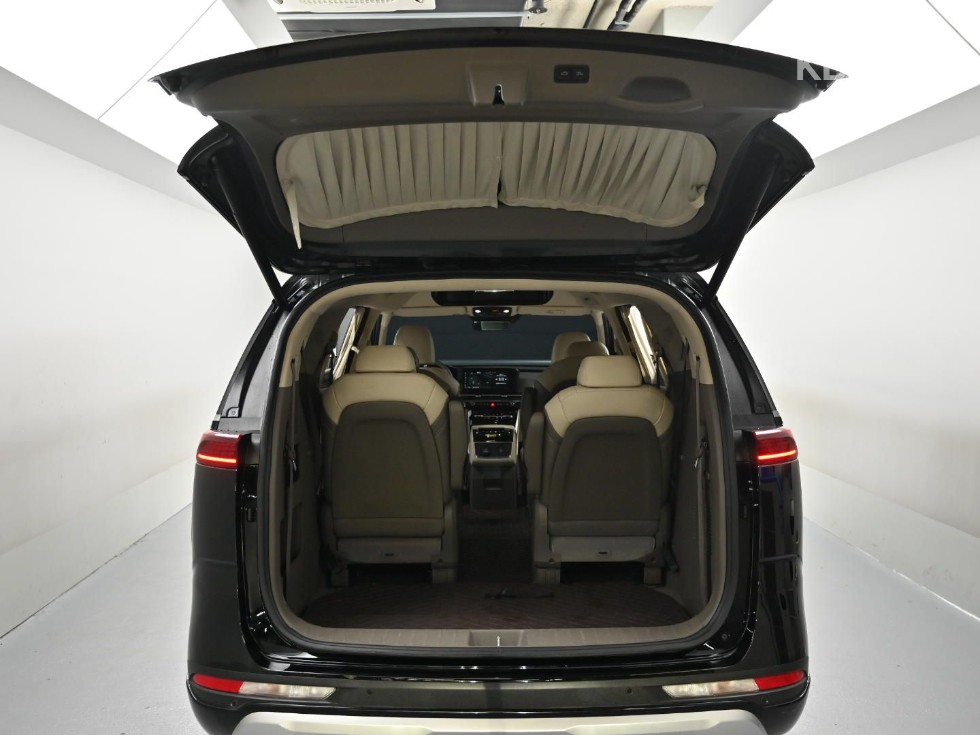 Kia Carnival — miniaturë 8