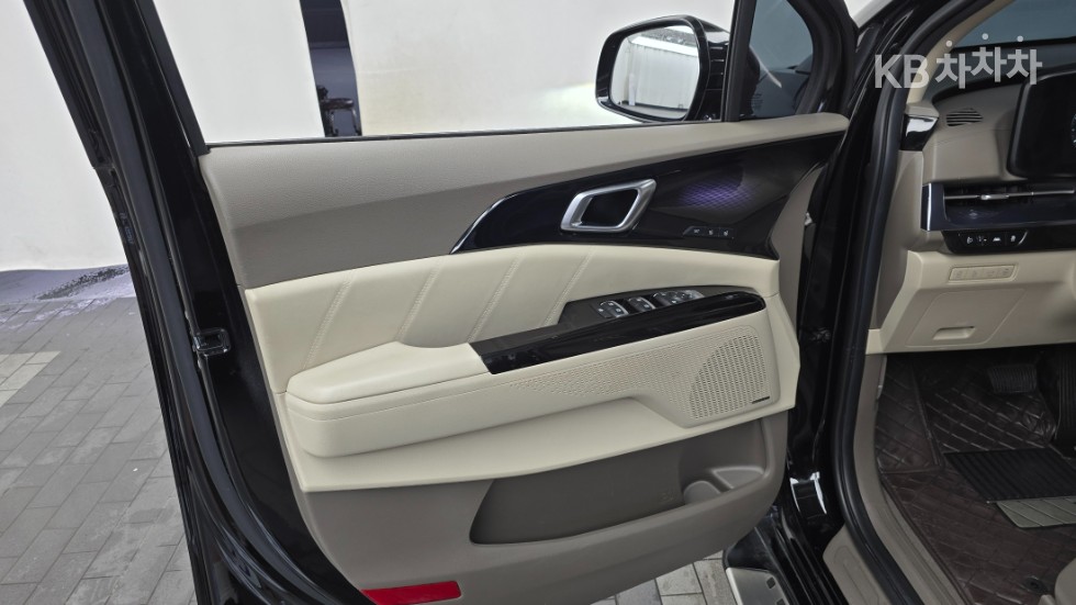 Kia Carnival — miniaturë 13