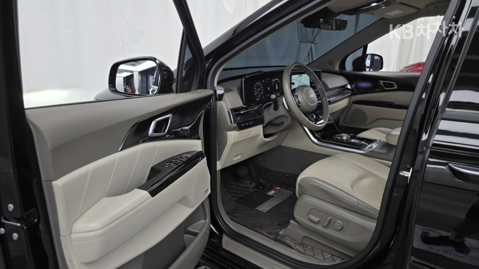 Kia Carnival — miniaturë 17