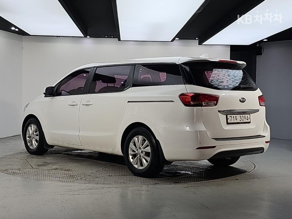 Kia Carnival — miniaturë 3