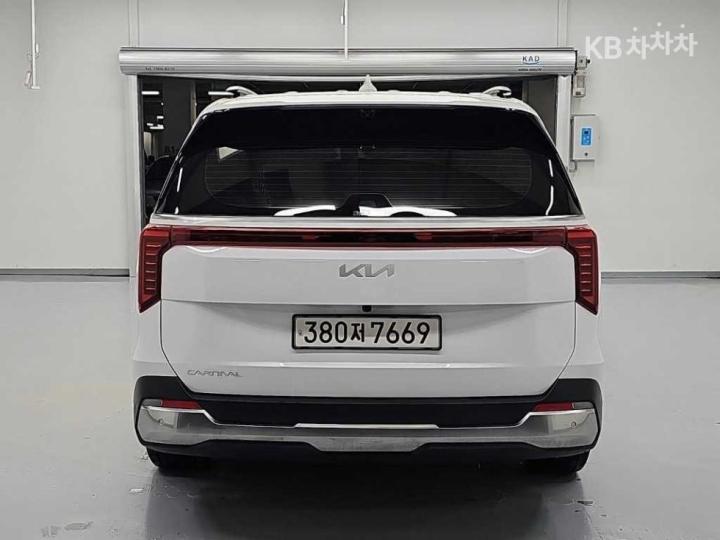 Kia Carnival — miniaturë 4