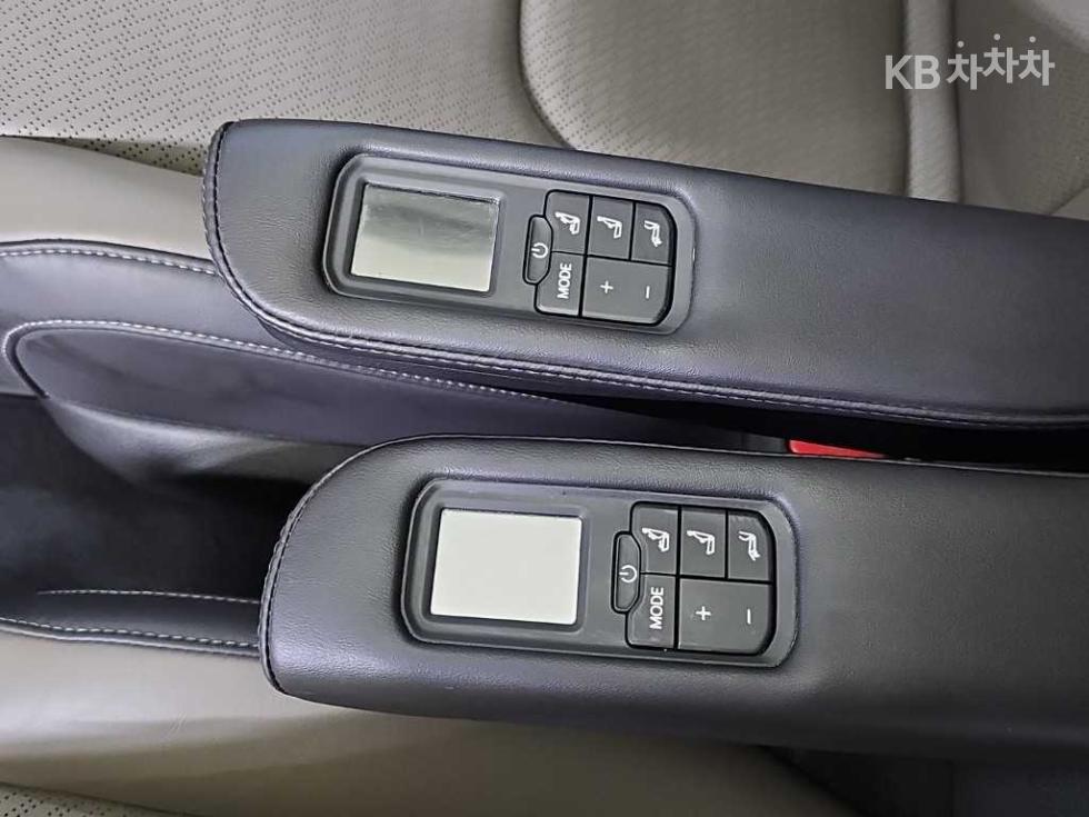 Kia Carnival — miniaturë 15